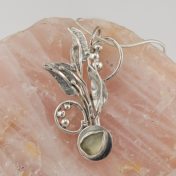 PREHNITE STONE GARDEN PENDANT HANDMADE IN STERLING SILVER - Picture 4 of 7